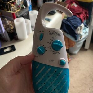 Teal AM/FM Shower Radio